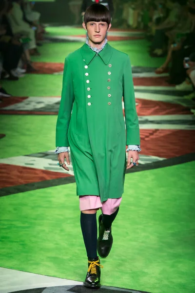 Look 1